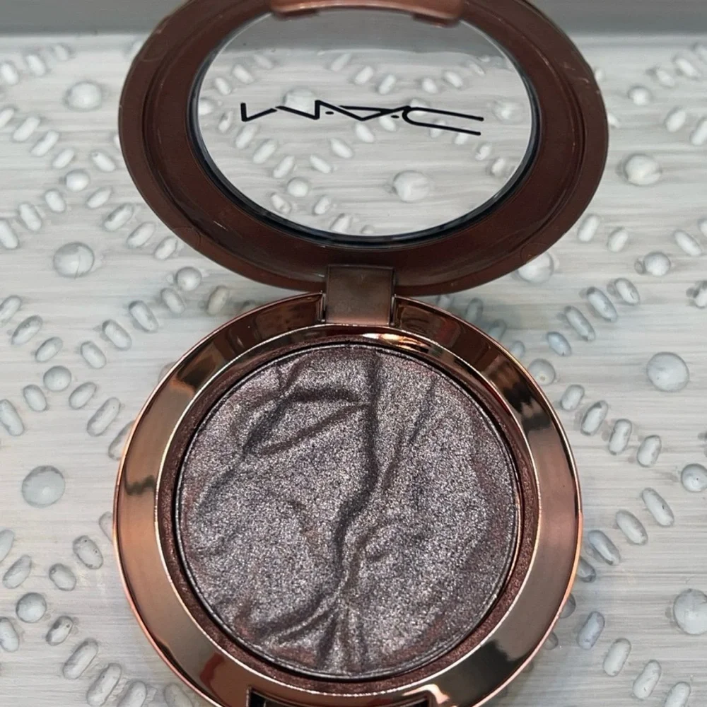 MAC Cosmetics ~ ‘TIDE ‘N’ SEEK’ Foiled Shadow ~ DISCONTINUED ~ FS RARE & HTF NIB